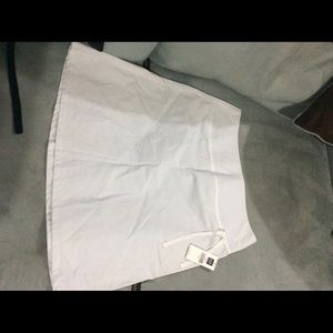 Gap skirt